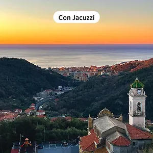 Hébergement de vacances La Roccia Fiorita Con Giardino E Jacuzzi, Varazze