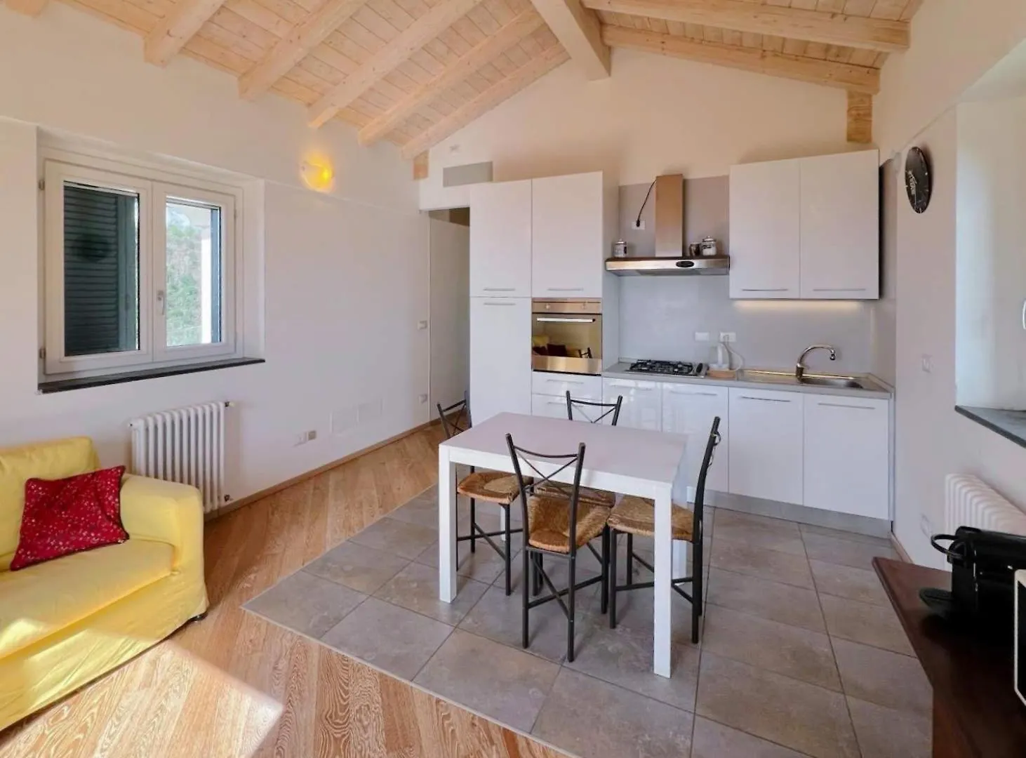 Luminosa Mansarda Con Vista Mare Apartment Varazze Italy