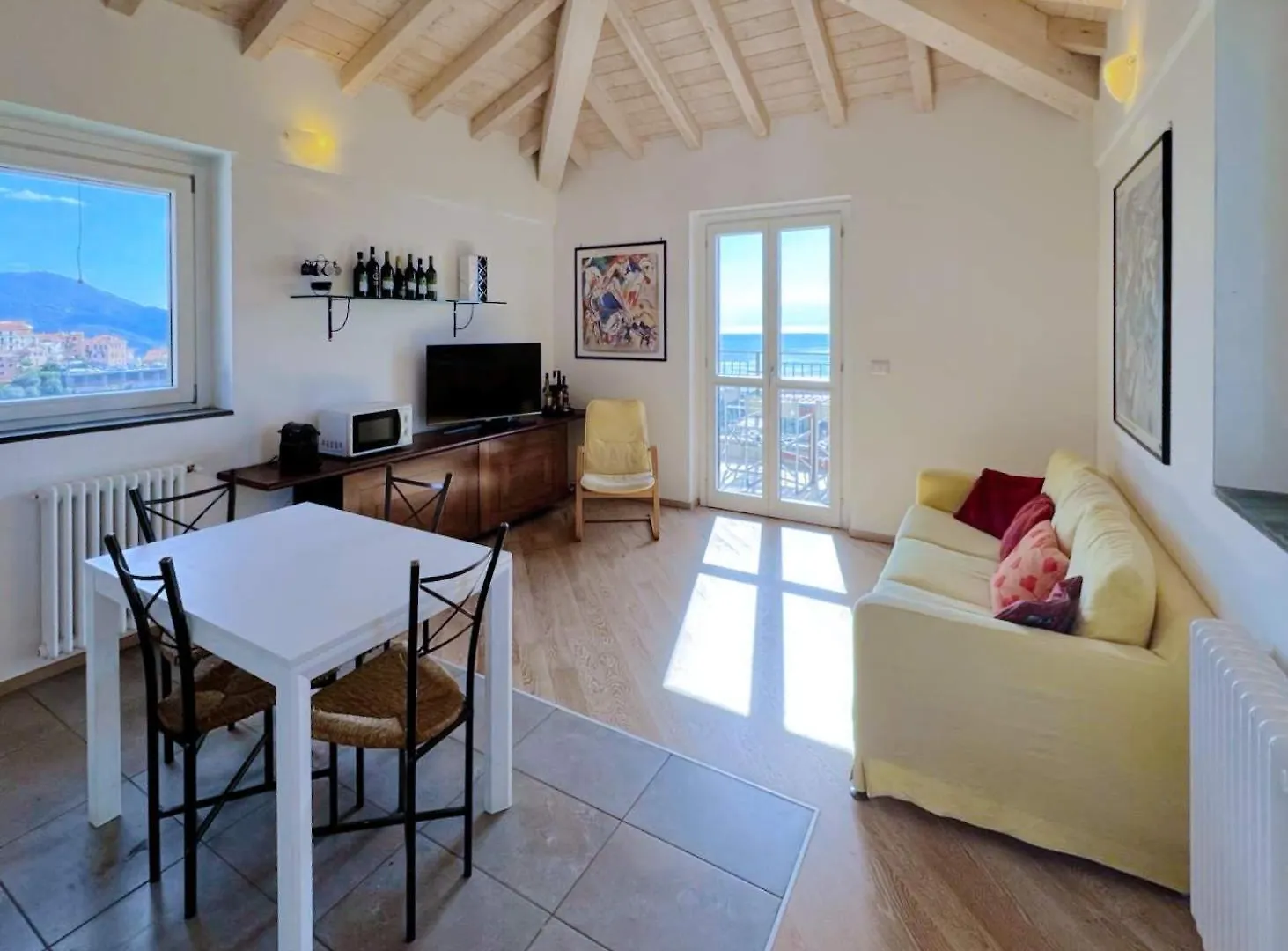 Luminosa Mansarda Con Vista Mare Apartment Varazze Italy