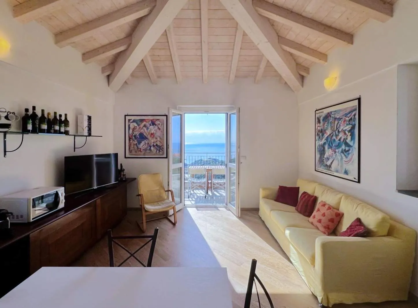 Luminosa Mansarda Con Vista Mare Apartment Varazze