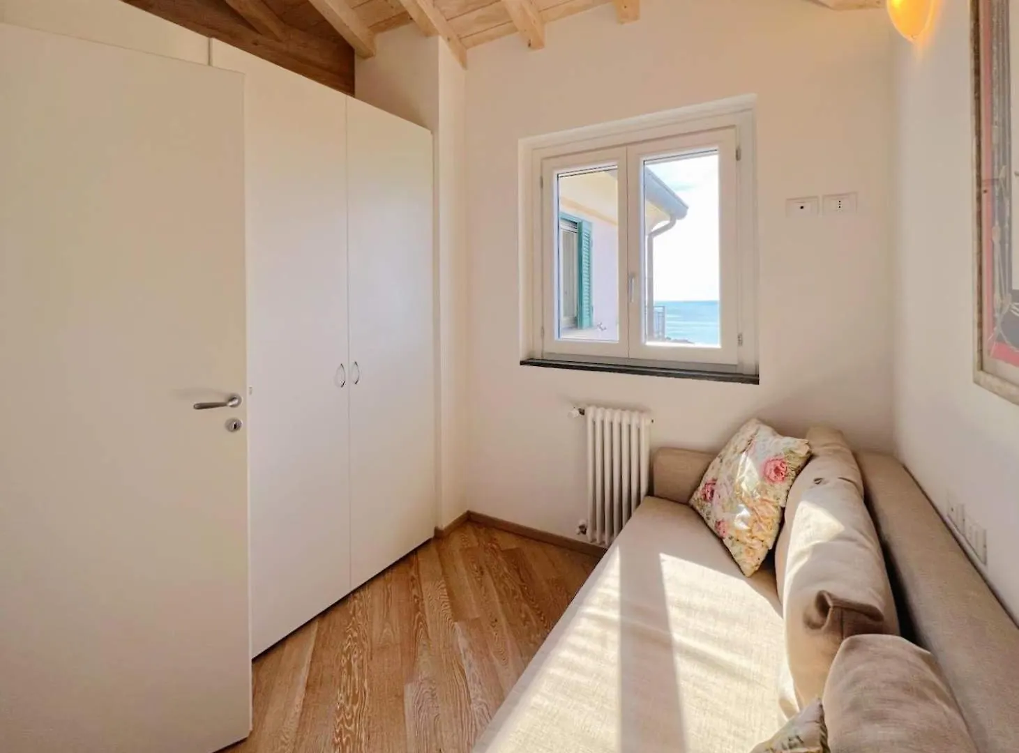 Luminosa Mansarda Con Vista Mare Apartment Varazze