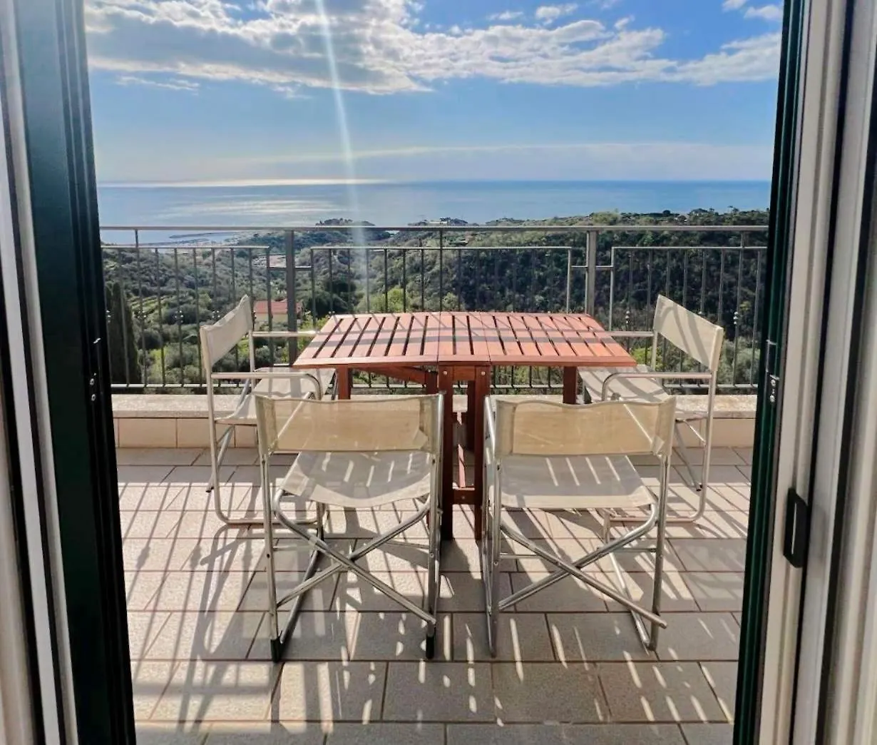 Luminosa Mansarda Con Vista Mare Apartment Varazze 0*,  Italy